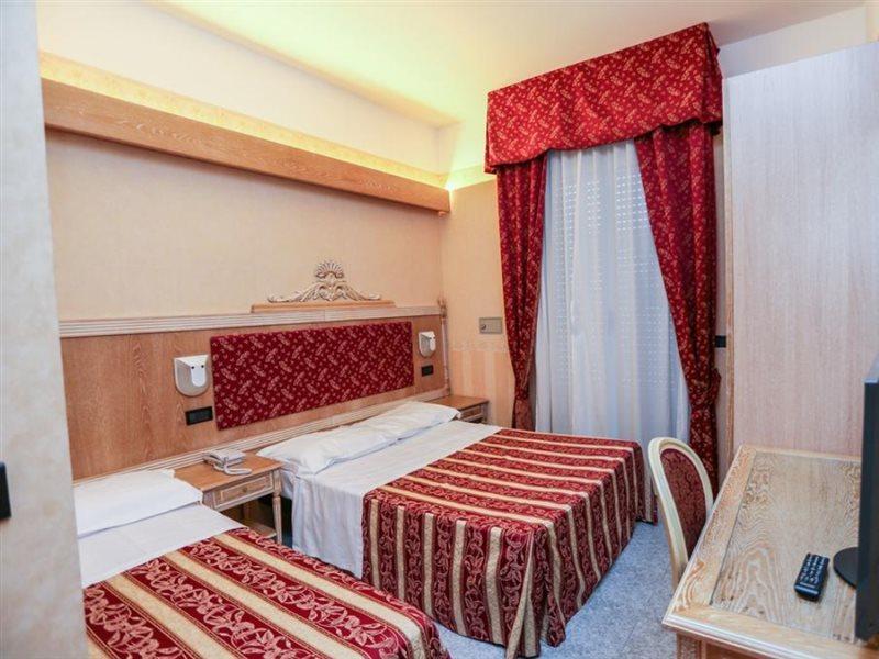Gallia Palace 4*