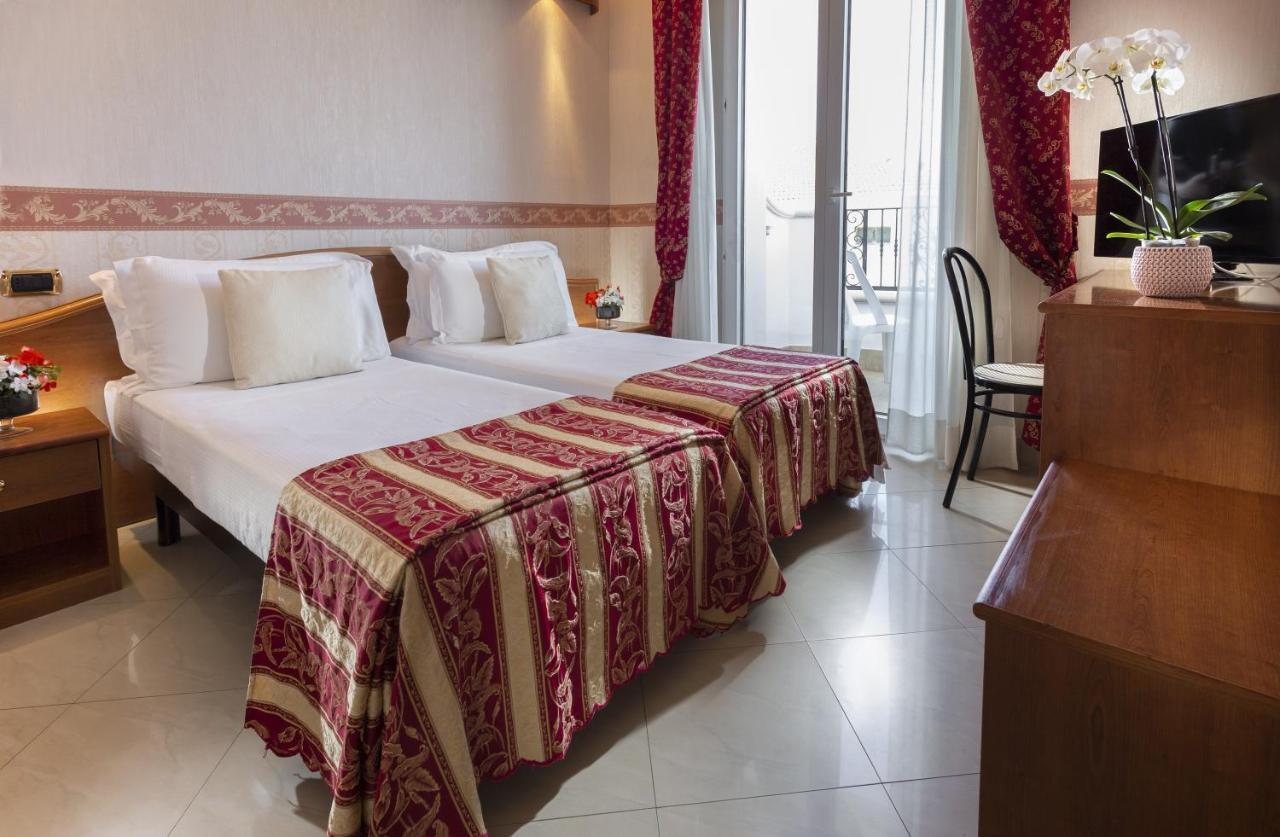 Gallia Palace 4*