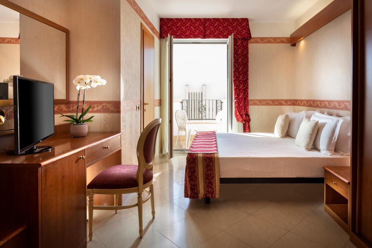 Hotel Gallia Palace 4*